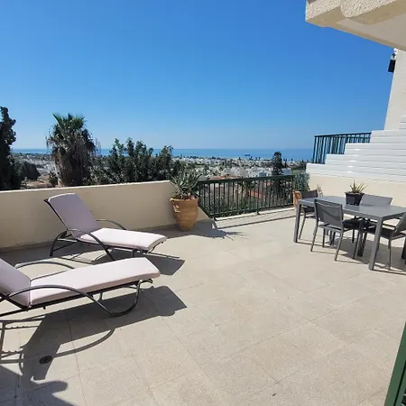Pj's Apartment, Paphos, Cyprus شقة