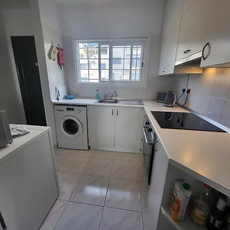 Daire Pj's Apartment, Paphos, Cyprus Klorakas