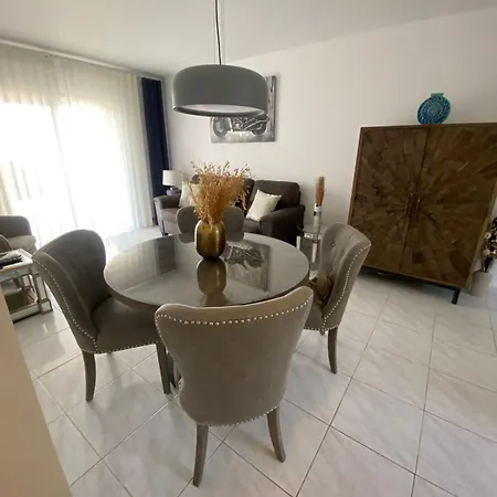 Pj's Apartment, Paphos, Cyprus Apartamento *